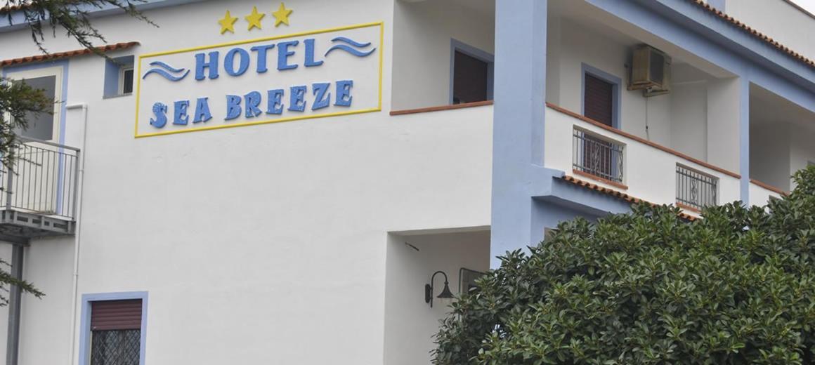 סקליאה Hotel Sea Breeze מראה חיצוני תמונה